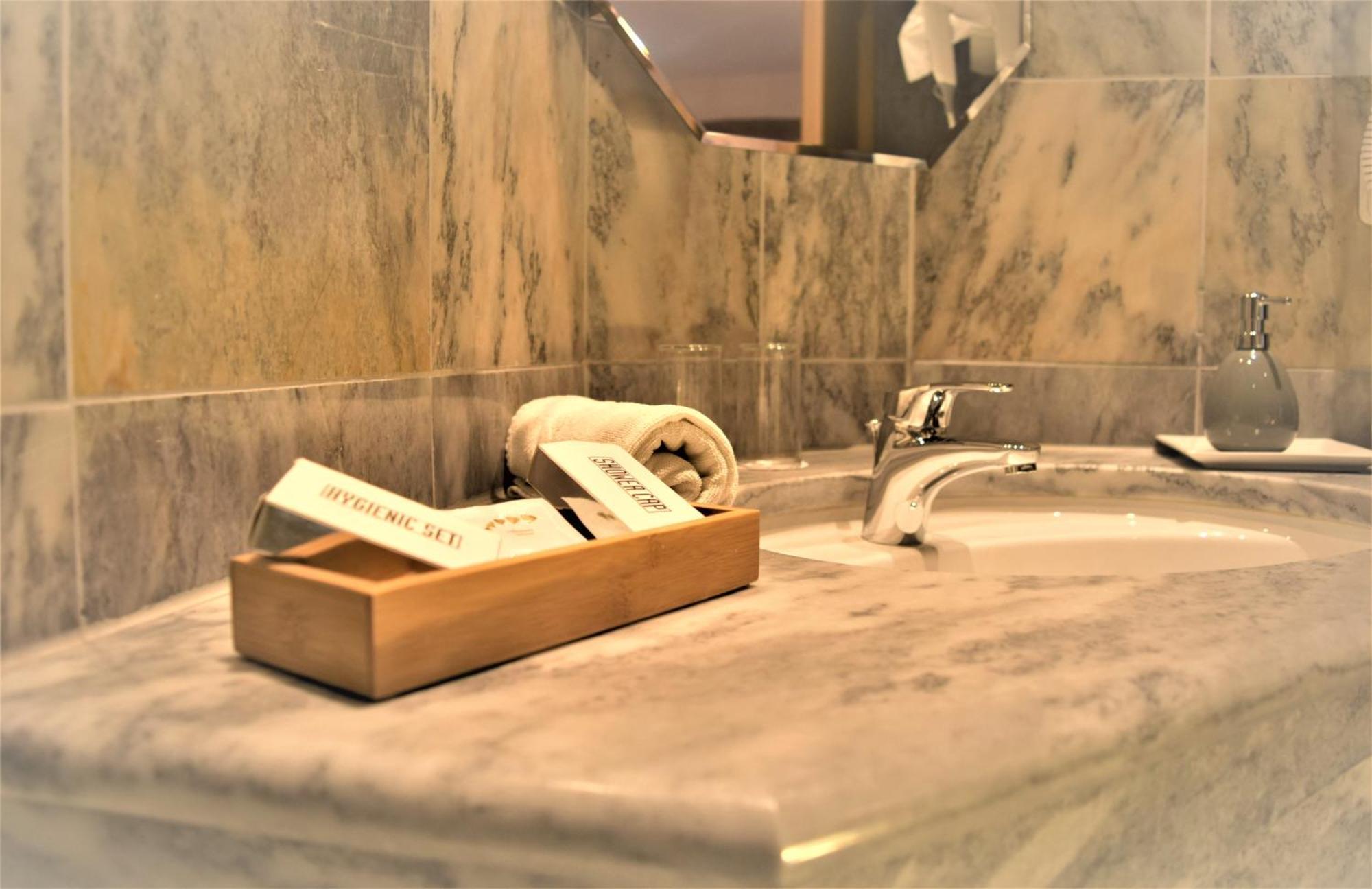 Hotel Zum Braeu คินดิง ภายนอก รูปภาพ