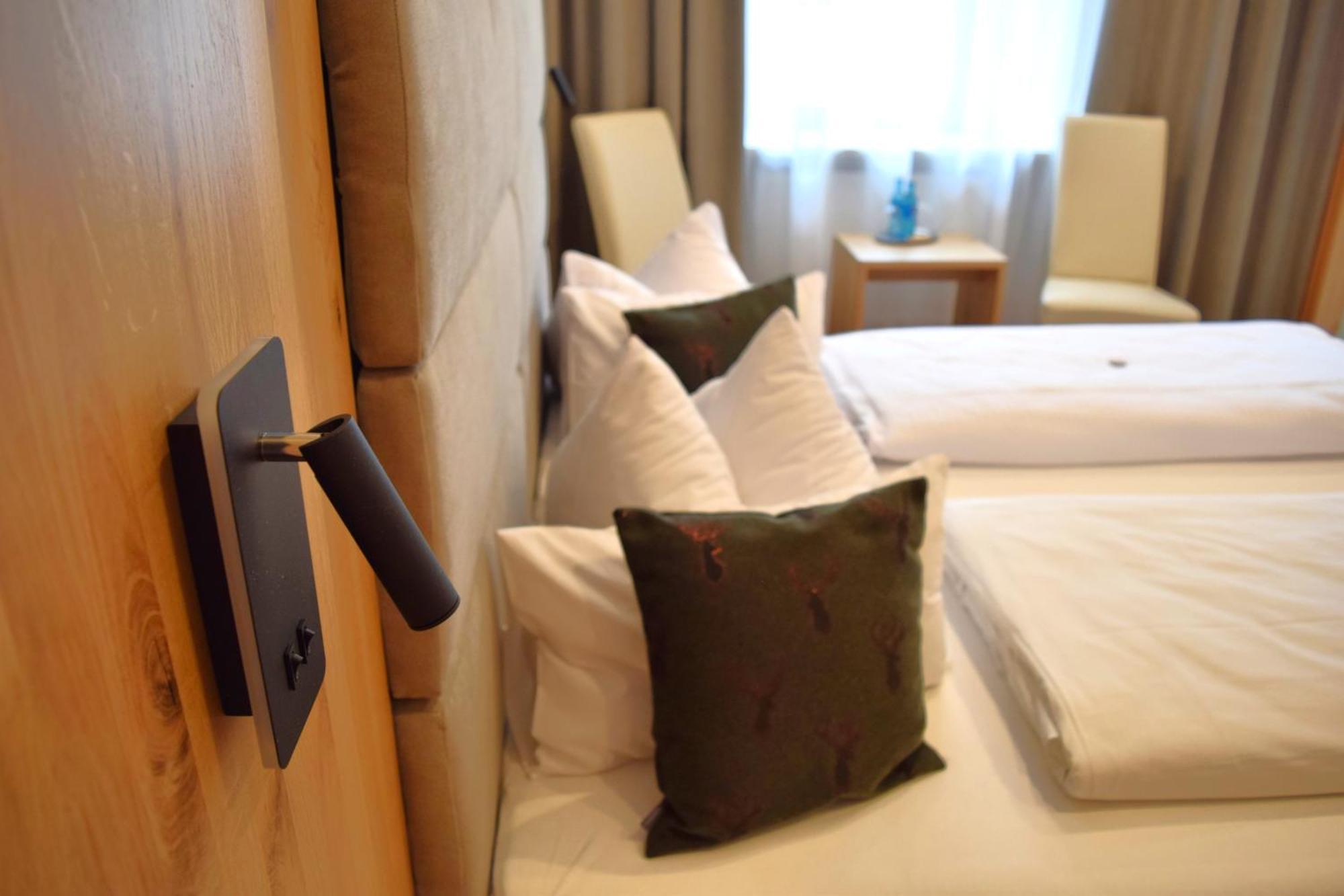 Hotel Zum Braeu คินดิง ภายนอก รูปภาพ